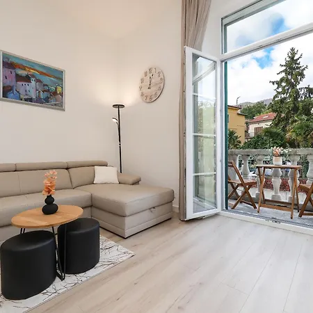 Apartment Luxury Sonja - With Hot Tub, Near Sea, Free Parking *